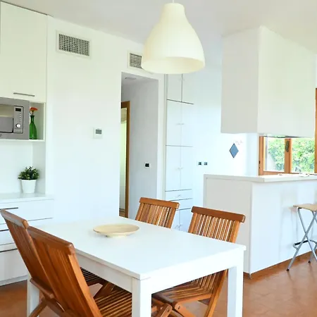 M433 - Marcelli, Spazioso Trilocale Con Giardino