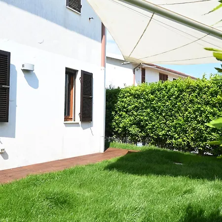 Apartment M433 - Marcelli, Spazioso Trilocale Con Giardino