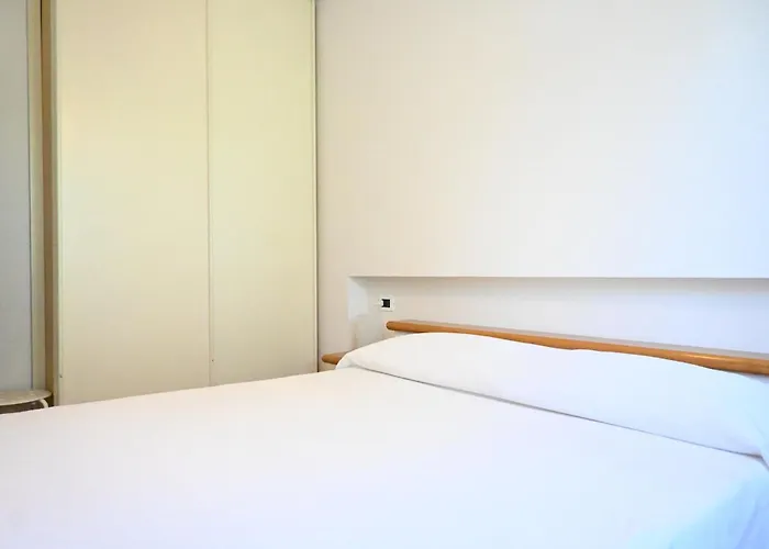 Apartment M433 - Marcelli, Spazioso Trilocale Con Giardino