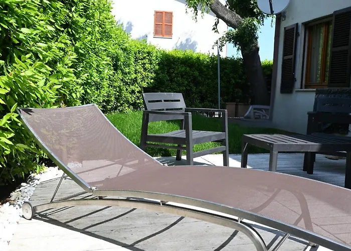 M433 - Marcelli, Spazioso Trilocale Con Giardino *