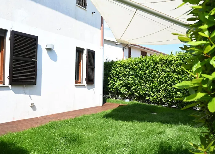 Apartment M433 - Marcelli, Spazioso Trilocale Con Giardino