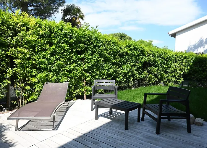 M433 - Marcelli, Spazioso Trilocale Con Giardino *